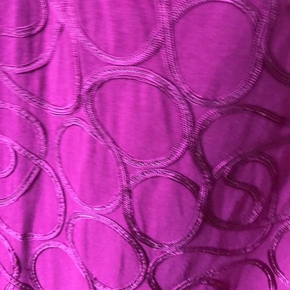 Ann Taylor Textured Fuchsia Tank - Picture 2 of 4